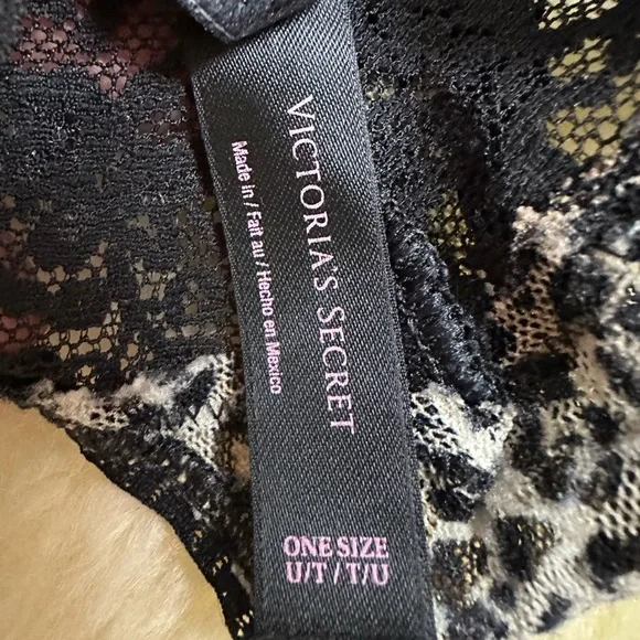 Victoria's Secret Black Lace Leopard Panty - Picture 6 of 7